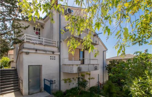 Lovely Apartment In Novi Vinodolski