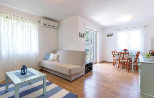 Two-Bedroom Apartment In Betiga