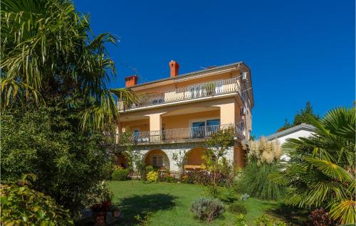 Nice Apartment In Silo With Kitchen