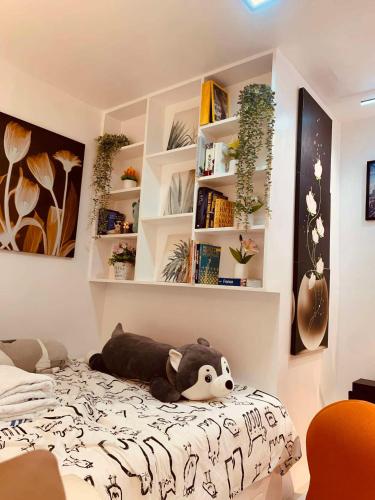 Cama o camas de una habitación en The White Haven In Clark ENTIRE HOUSE