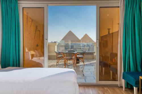 Top pyramids view hotel
