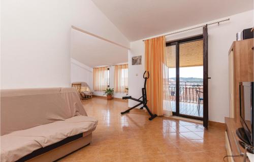 Televízia a/alebo spoločenská miestnosť v ubytovaní Apartment Trogir Ul, F,tudmana
