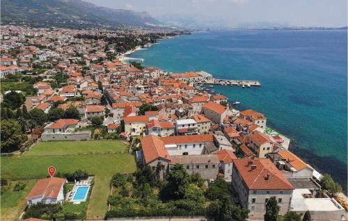 Three-Bedroom Holiday Home In Kastel Stari