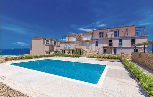 2 Bedroom Amazing Apartment In Povljana