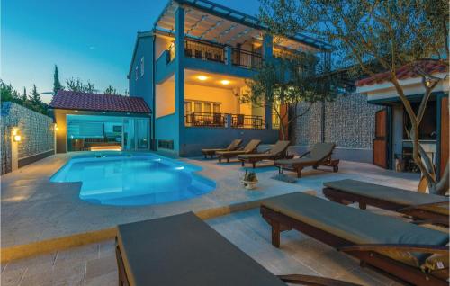 Awesome Home In Pridraga