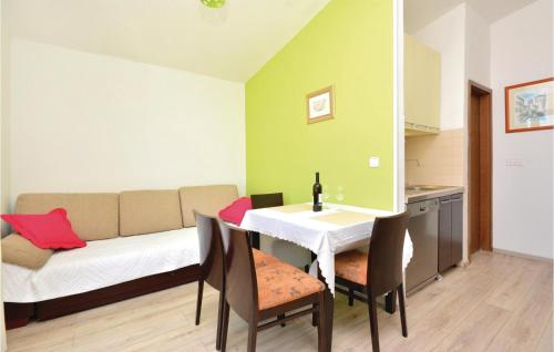 Apartment Podstrana With Sea View V