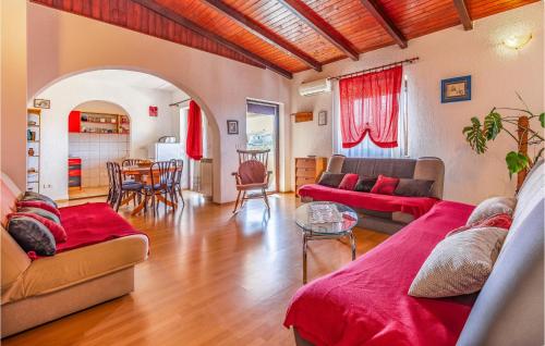 Beautiful Apartment In Pula With Swimming Pool