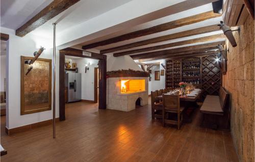 Awesome Home In Makarska With Sauna