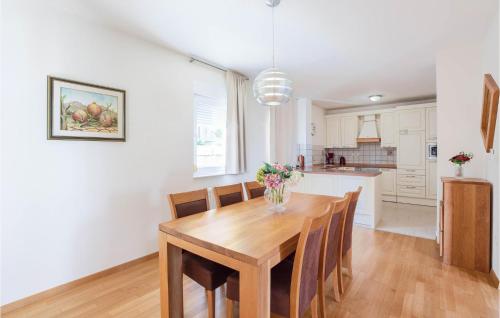 Awesome Home In Makarska With Sauna