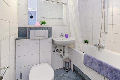 Vannituba majutusasutuses Blick über Karlsruhe - Ferienwohnung Panorama