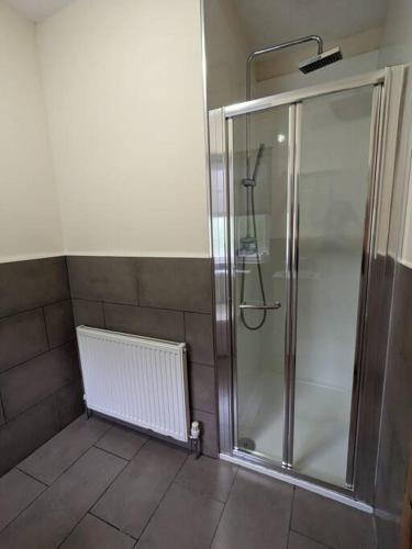 Gambar di galeri bagi 56 Bayhead Stornoway, 7 Bedroom house di Stornoway