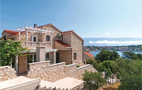 Two-Bedroom Apartment Selca With Sea View 04