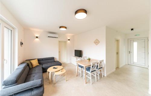 Amazing Apartment In Kastel Novi With Wifi