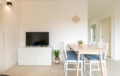 Amazing Apartment In Kastel Novi With Wifi