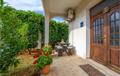 Gorgeous Apartment In Pula With Wifi