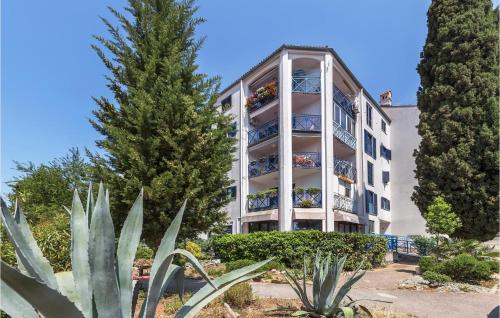 3 Bedroom Awesome Apartment In Pula