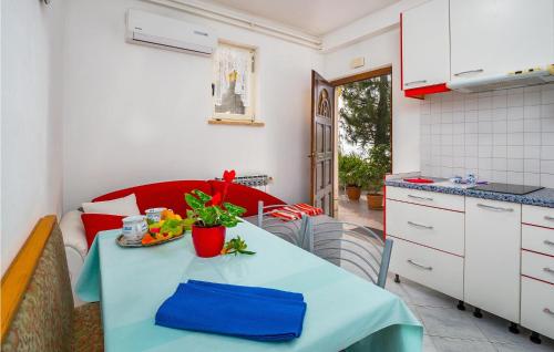 One-Bedroom Apartment In Rabac