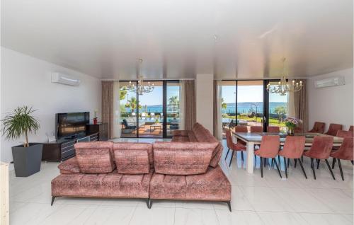 Stunning Home In Kastel Stari With Sauna