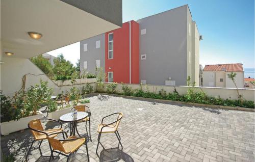 One-Bedroom Apartment In Makarska