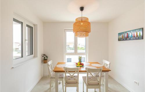 3 Bedroom Beach Front Apartment In Kastel Novi