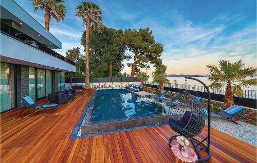 Stunning Home In Kastel Stari With Sauna