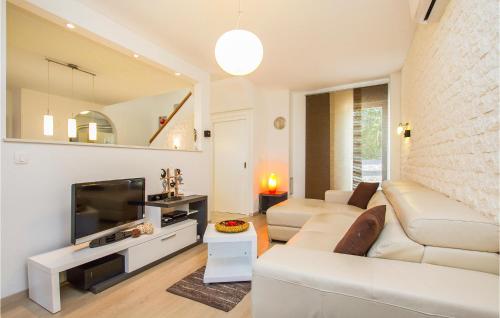 Beautiful Home In Labin With Sauna