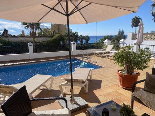 Villa Casa Rosi, familiar, vistas al mar, piscina privada y AA