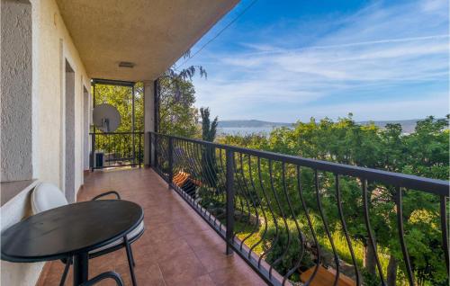 Beach Front Apartment In Crikvenica With Wifi