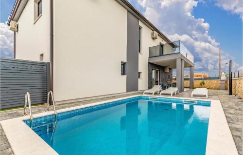 Stunning Home In Pula