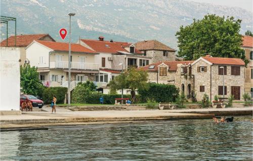 Two-Bedroom Apartment With Sea View In Kastel Kambelovac