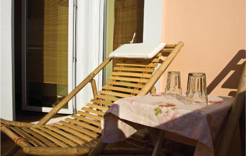 3 Bedroom Beautiful Apartment In Pula
