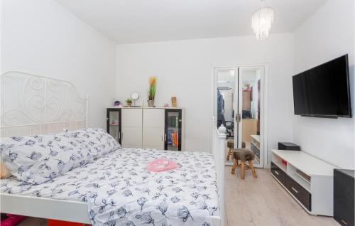 Posteľ alebo postele v izbe v ubytovaní Beautiful Apartment In Kastav With Wifi