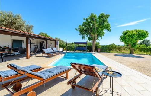 Amazing Home In Galizana