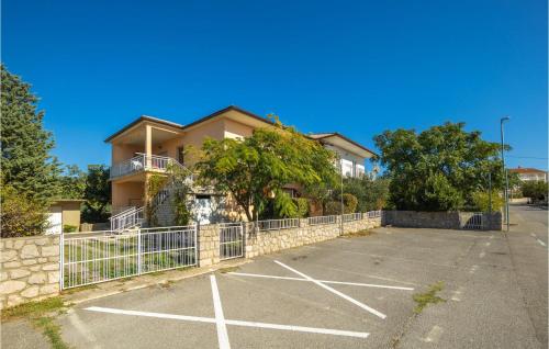 Pet Friendly Apartment In Novi Vinodolski