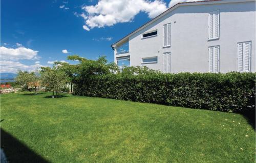 Stunning Apartment In Malinska