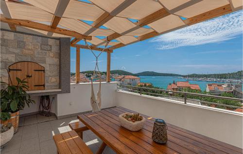 2 Bedroom Lovely Apartment In Rogoznica