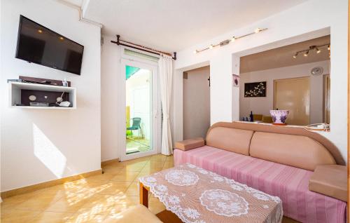 TV a/nebo společenská místnost v ubytování Apartment Vir Iii