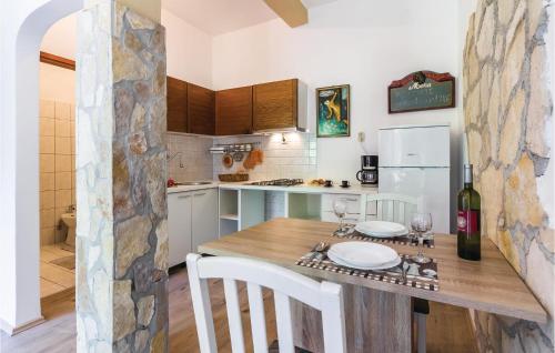 Cozy Apartment In Pula With Wifi