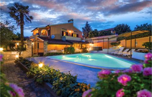 Beautiful Apartment In Pula With Sauna