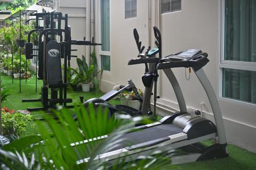 Fitness centrum a/nebo fitness zařízení v ubytování Sivana Place Phuket