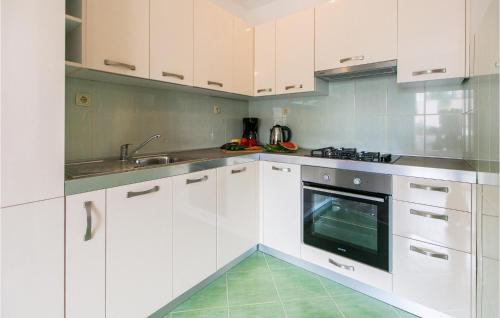 Awesome Apartment In Pula With Swimming Pool