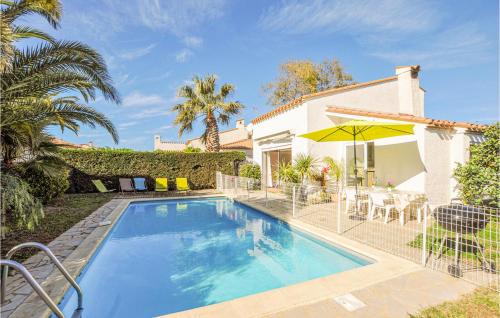 Cozy Home In St, Cyprien With Kitchen