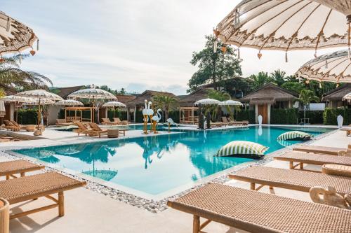 The Deck Cottages Samui — Pool view