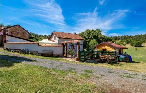 2 Bedroom Luxurious Home In Senj