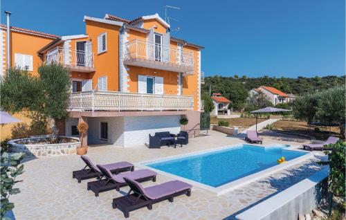 Two-Bedroom Apartment In Sibenik