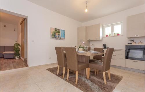 Two-Bedroom Apartment In Sibenik
