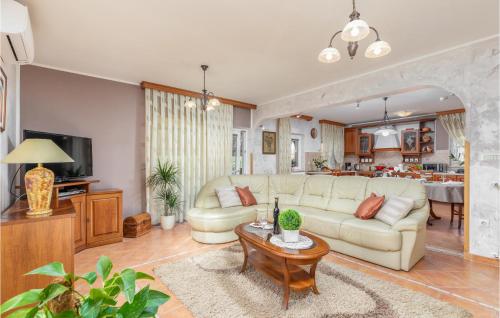 Nice Apartment In Pula
