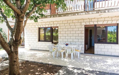 Three-Bedroom Apartment In Trogir
