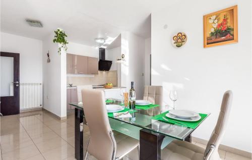 Fotografia z galérie ubytovania Stunning Apartment In Rijeka v destinácii Rijeka