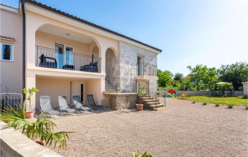 3 Bedroom Luxurious Home In Rasopasno